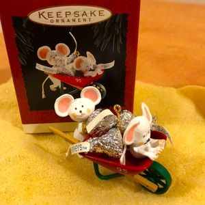 Hallmark MIB 1995 keepsake holiday ornament